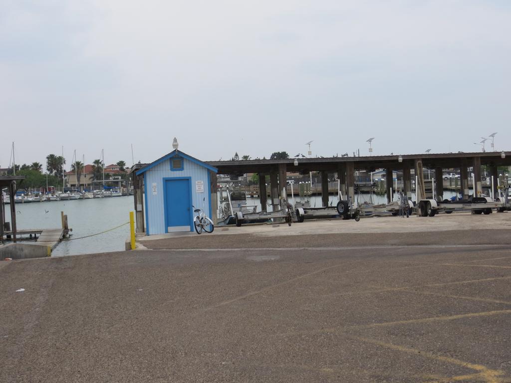 White Sands Inn, Marina, Bar & Grill Port Isabel Dış mekan fotoğraf